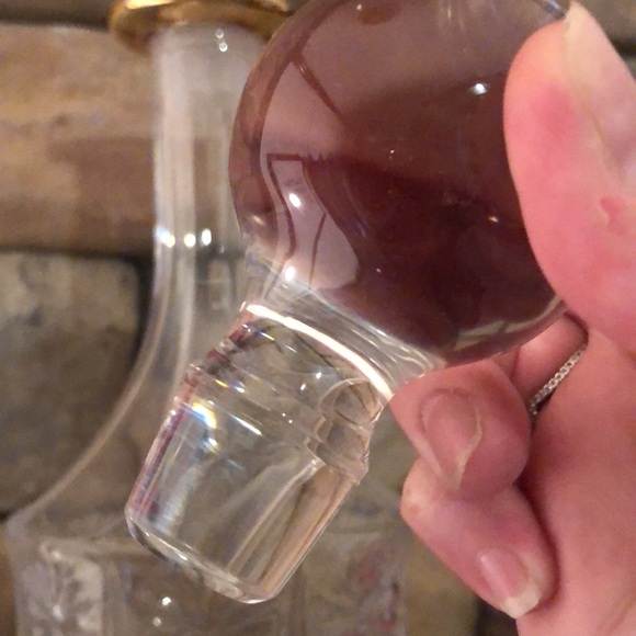 Vintage fancy Glass crystal liquor decanter - Picture 5 of 8